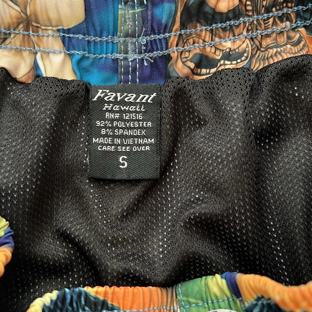 Two swim trunks - Picture 6 of 7